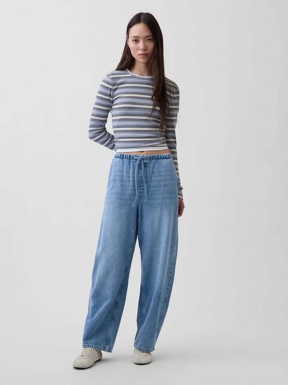 GAP UltraSoft Easy Barrel Jeans, High Rise - Picture 1 of 14